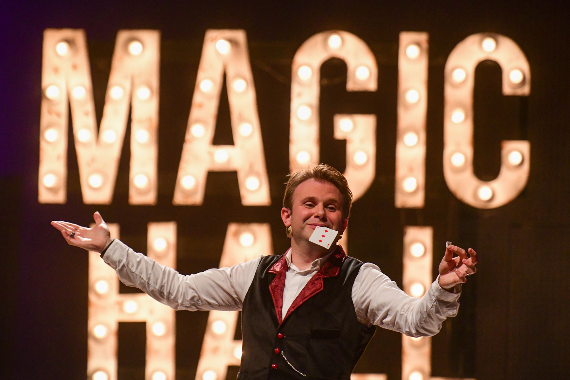 ESPECTACLE: Màgia amb Jordi Quimera