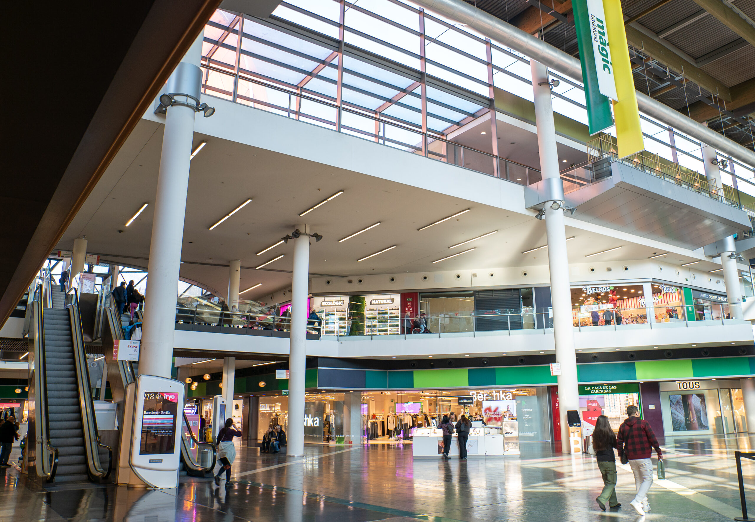 DESCOBREIX COM ÉS UN COTXE DELS MOSSOS PER DINS